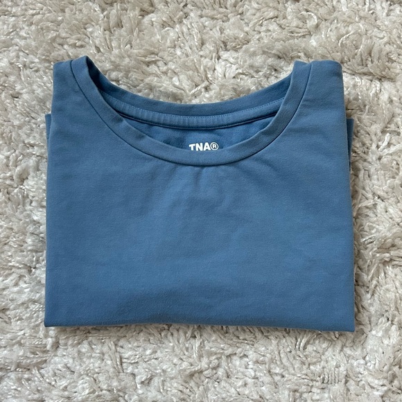 Aritzia TNA Hold-It Ortiz Cropped T-Shirt — Stratus Blue - Picture 3 of 12